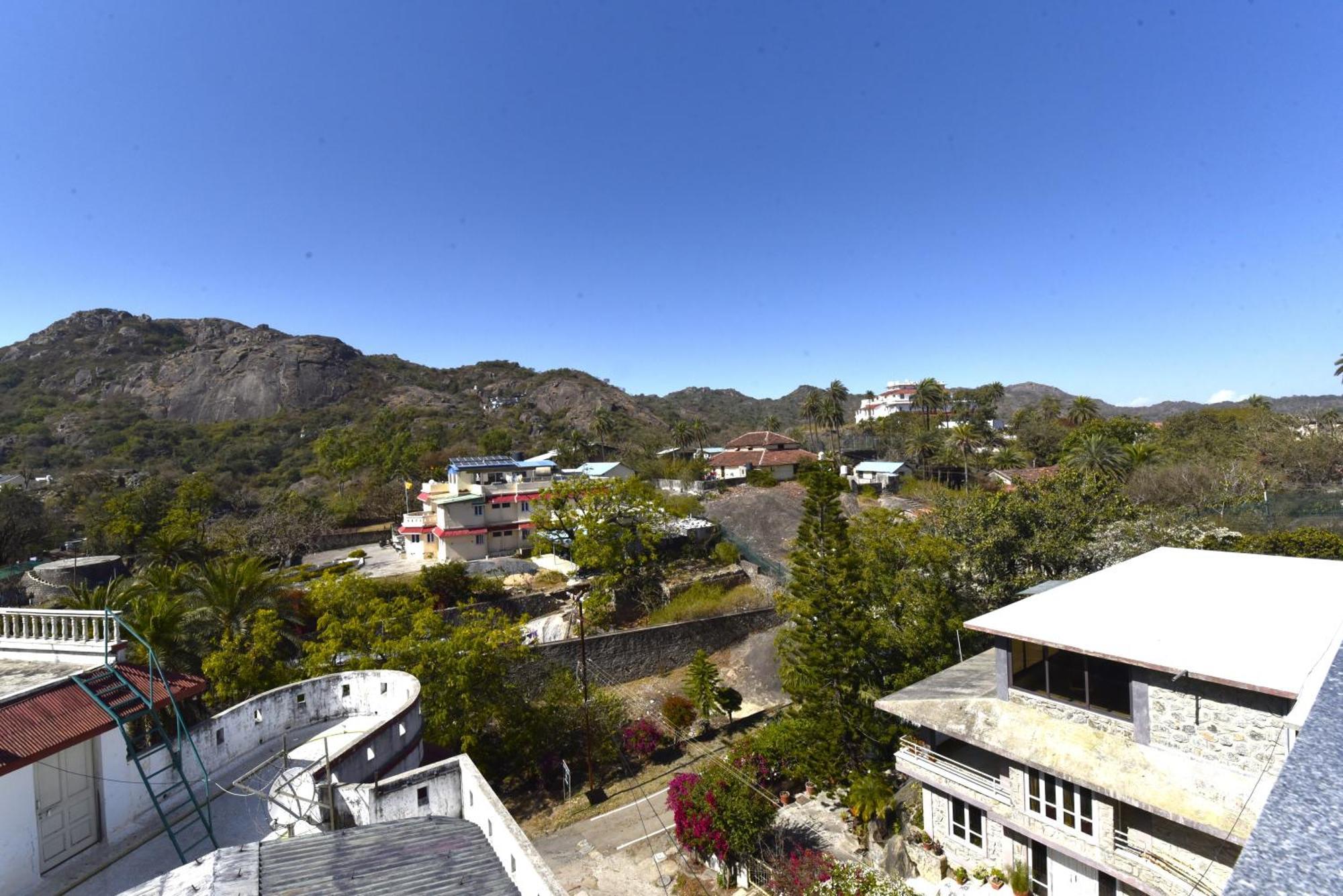 Bunglow 14, Rooms With Balcony Mount Abu Exterior photo