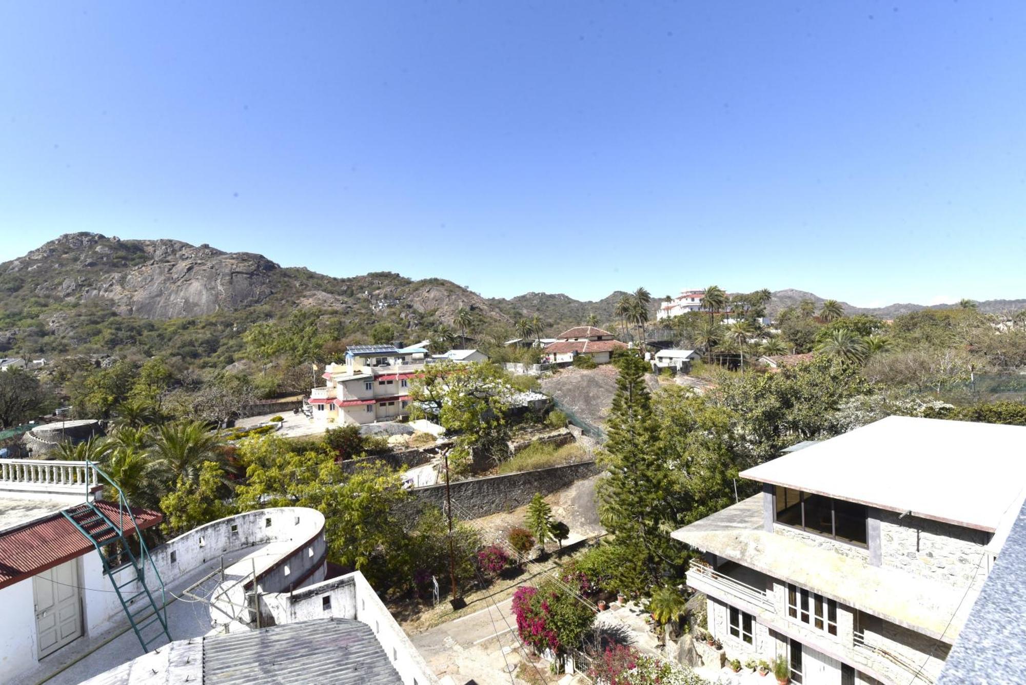 Bunglow 14, Rooms With Balcony Mount Abu Exterior photo